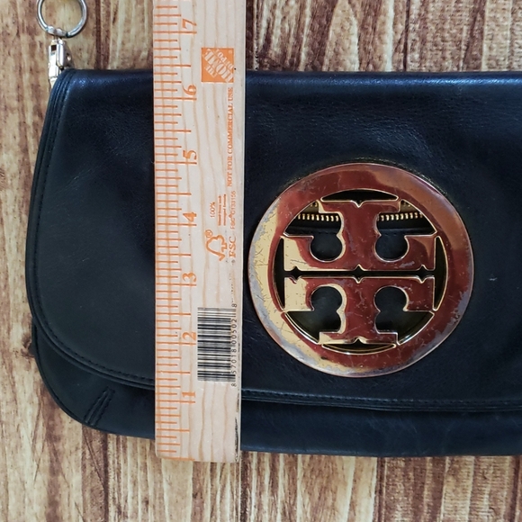 Tory Burch Clutch black small bag wit logo gold Chain strap & dust bag - Picture 4 of 15